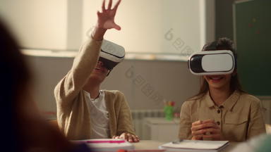 学生眼镜教室学生沉浸虚拟现实