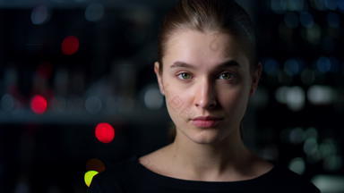 未来主义的生物统计学情绪分析特写镜头女人脸生物识别技术<strong>研究</strong>