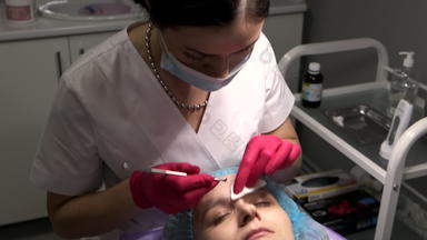 美容师脸清洁治疗机械仪器