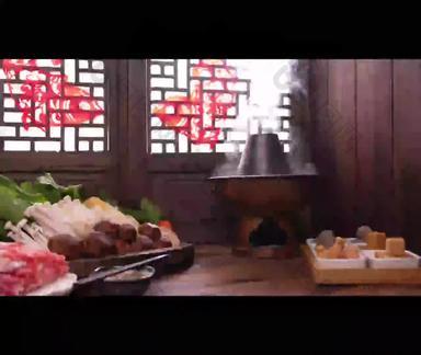 美味的火锅涮肉餐具肉实拍