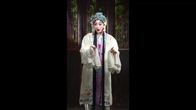 京剧演员女人横屏画脸清晰视频
