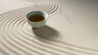 沙丘上的线条痕迹和茶杯传统影视影像
