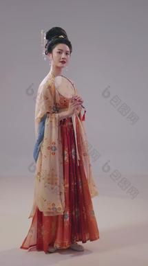 古装女人传统服饰古典风格垂直构图优美实拍素材