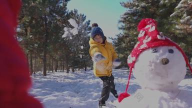 快乐儿童雪可爱的户外4K分辨率场景拍摄