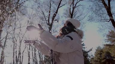 青年女人雪地季节实拍素材