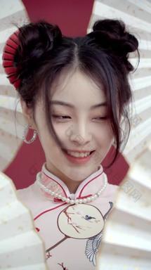 美少女中国元素装扮摄像