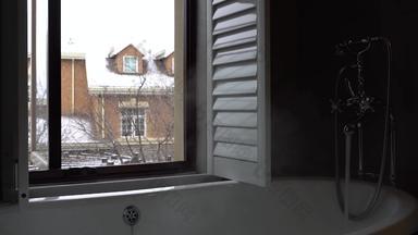 浴室窗外雪花纷飞自然清晰实拍