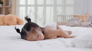 可爱宝宝女婴卧室4K分辨率纯洁画面