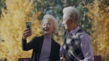 老年夫妇男人幸福环境视频