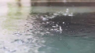 游泳池的水滴旅游视频素材