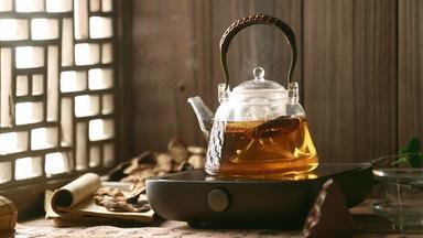 壶中煮沸的养生茶茶视频素材