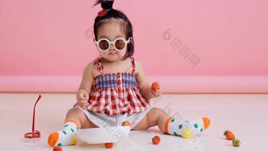 可爱宝宝婴儿幸福草莓宣传片