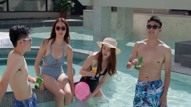 青年伴侣聚会露天游泳池影片城市生活高清实拍