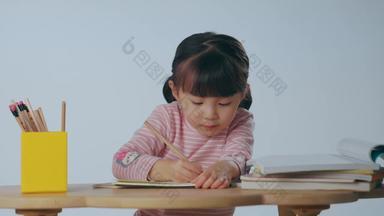 小女孩教育笔
