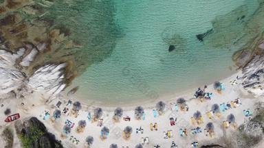地中海希腊景观无人机拍摄卡沃罗特里普斯海滩游泳者