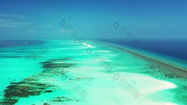 宽角无人机清洁视图白色沙子天堂海滩绿松石海背景Res