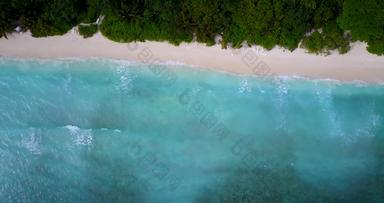白天无人机旅游拍摄白色桑迪天堂海滩绿松石海背景Res