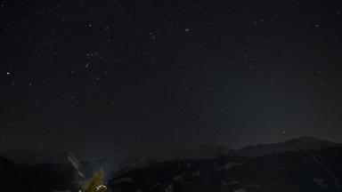 瑞士阿尔卑斯山脉日落自日出时间孩子