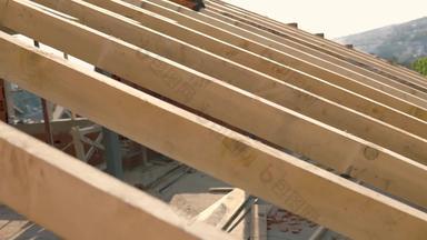 安装木梁建设屋顶桁架系统框架房子
