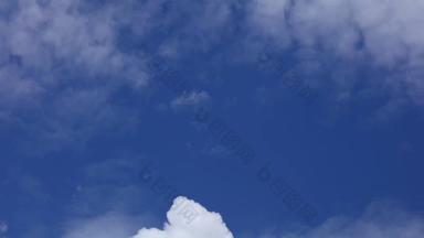 消散Cloudscape时间孩子热带蓝色的天空