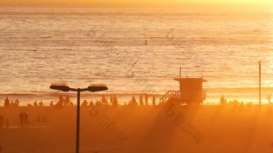 圣诞老人莫妮卡这些洛杉矶美国10月加州夏季海滩审美大气金日落认不出来人轮廓太阳射线太平洋海洋波救生员塔