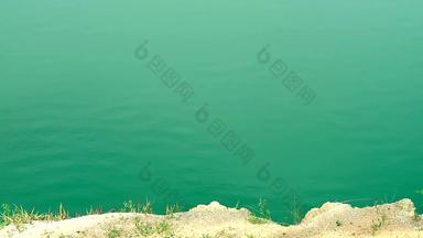 绿色颜色波锰水表面湖