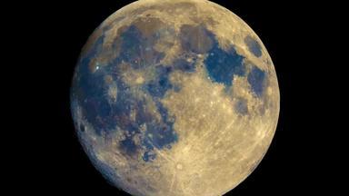 完整的月亮望远镜增强颜色