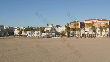 加州<strong>夏季</strong>海滩审美阳光明媚的蓝色的天空沙子海滨<strong>周</strong>末房子海滨建筑真正的房地产圣诞老人莫妮卡太平洋海洋度假胜地这些洛杉矶美国