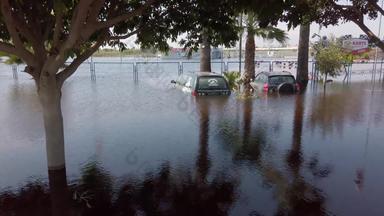 <strong>汽车</strong>淹没洪水描述洪水飓风合适的<strong>显示</strong>破坏造成风暴