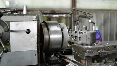 数控铣机生产金属细节工厂