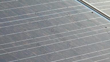 太阳能面板屋顶日落光伏绿色能源发电机