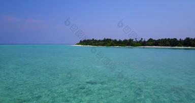 雄伟的蓝色的风景岛丰富的绿色植物视图地平线反映清晰的水夏天一天清晰的蓝色的天空海泰国