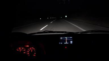 车开车晚上照亮指示板导航观点呃股票镜头