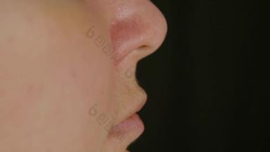 女鼻子脸颊口配置文件视图皮肤护理反老化治疗