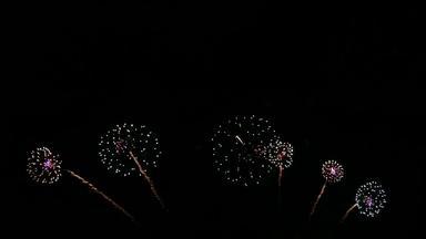 无缝的循环真正的色彩斑斓的烟花节日天空显示晚上国家假期一年聚会，派对庆祝活动事件