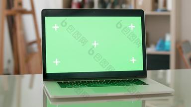 视差拍摄移动PC绿色屏幕人背景