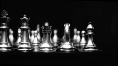棋盘国际象棋块多莉视频滑块黑色的白色颜色国际象棋游戏镜头背景