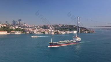 石油化学油轮航行博斯<strong>普</strong>鲁斯海峡海岸伊斯坦布尔城市
