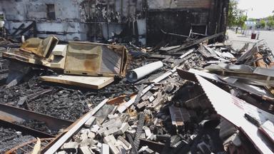 明尼阿波里斯市6月房子完全摧毁了火明尼阿波里斯市抗议骚乱转暴力