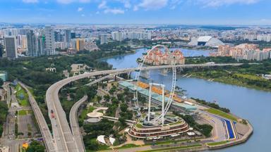 美丽的空中视图新加坡城市景观时间孩子倾斜