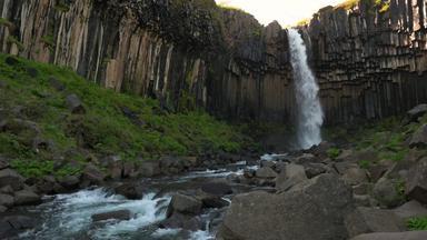 黑色瀑布瀑布瓦特纳冰川国家公园冰岛