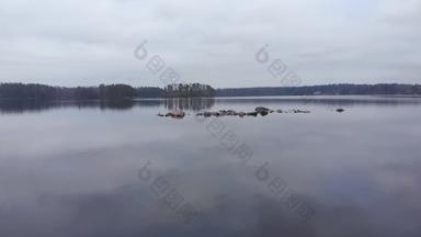 岛石头分散水芬兰湖空中快运动
