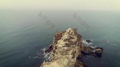 低角飞行向前悬崖破损海海岸线相机倾斜空中视图新浪微博电影过滤器
