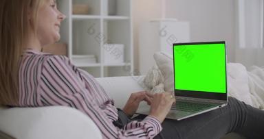 女人会说话的在线视频闲谈，聊天移动PC绿色屏幕笔记本浓度关键技术