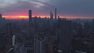 全景空中视图<strong>上海</strong>天际线《暮光之城》中国无人机飞行向上建立拍摄