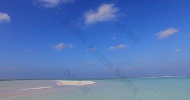 白天飞<strong>行清</strong>洁视图天堂阳光明媚的白色沙子海滩阿卡蓝色的水背景充满活力的
