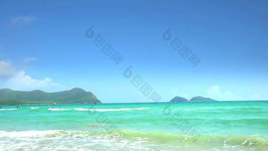 旅游玩水海岛蓝色的天空背景