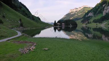 飞行希尔普赛湖阿彭策尔阿尔卑斯山脉瑞士