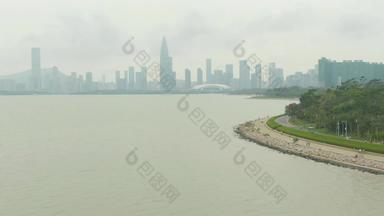 深圳城市一天南山区湾公园中国空中拍摄无人机苍蝇向前媒介拍摄