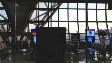 机场终<strong>端门</strong>日落时间多莉拍摄旅行运输业务镜头背景